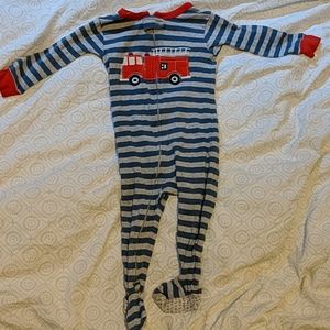 💖5 for $20💖 firetruck pajamas